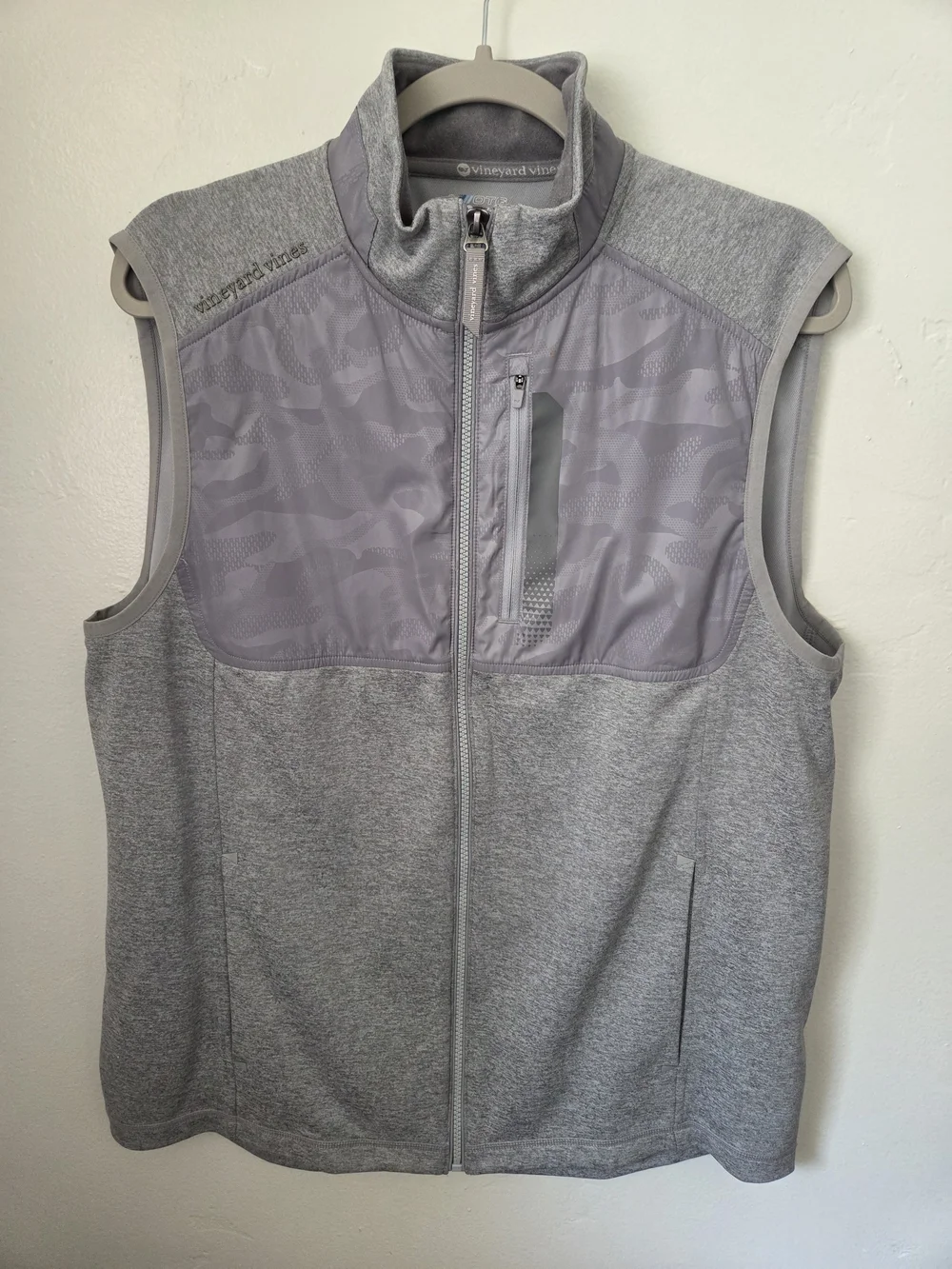 Vineyard Vines Men’s Gray Performance Zip Vest